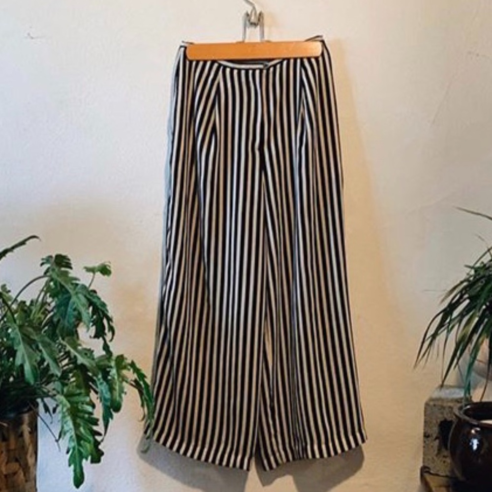 Limited slowly striped beige and navy pants